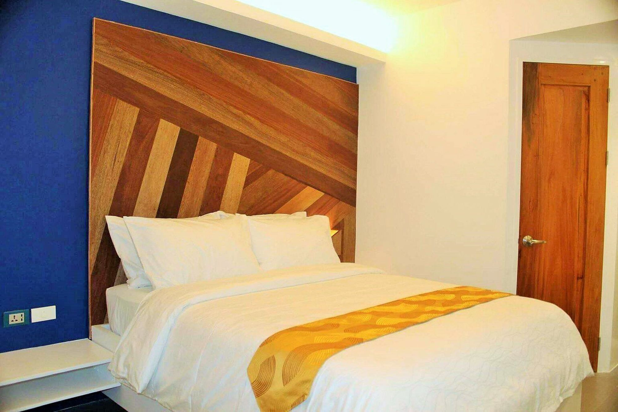 Oyo 609 G Executive Hotel And Spa Boracay Manoc-Manoc Exterior photo